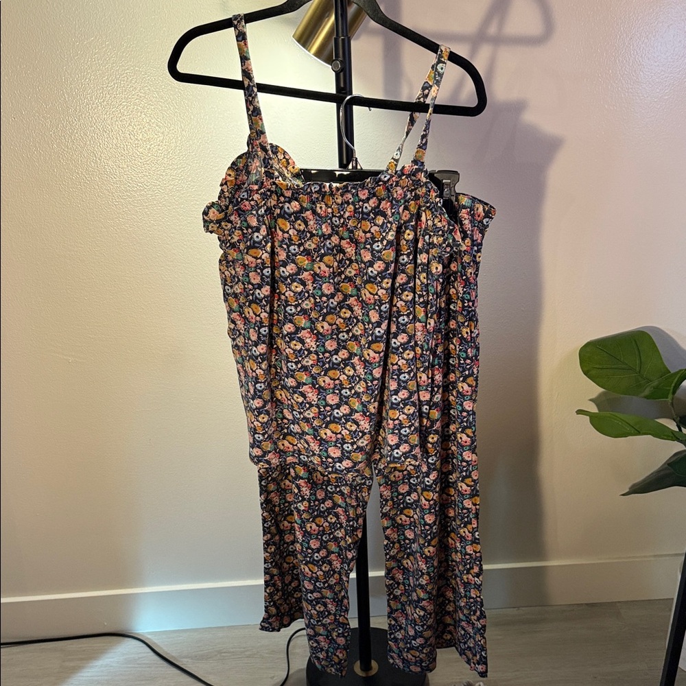 Soft airy LOFT Multicolor Floral Pajama Set